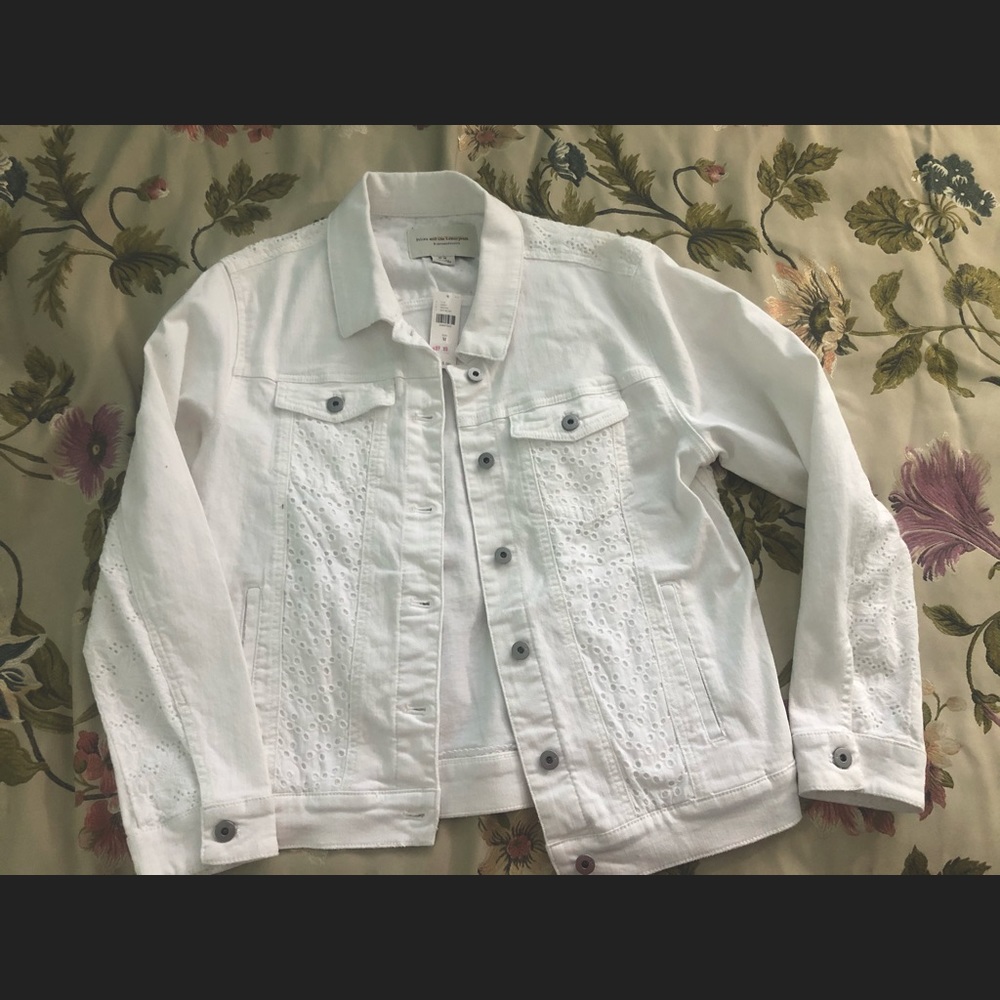 NWT Anthropologie lace White Denim Jacket -Medium